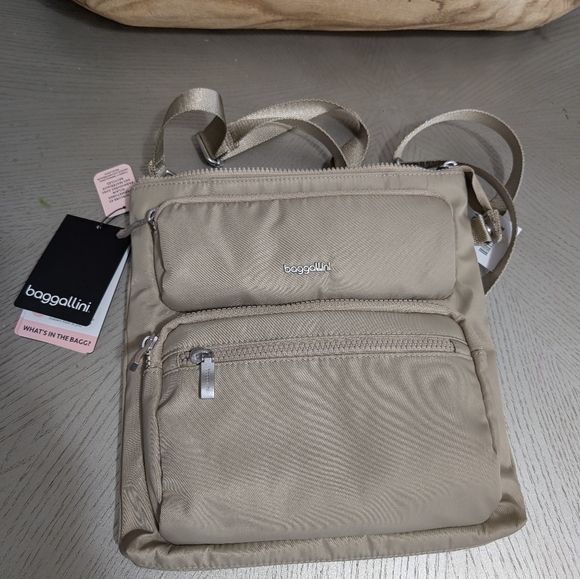 Baggallini Beige Crossbody Bag - Picture 1 of 8